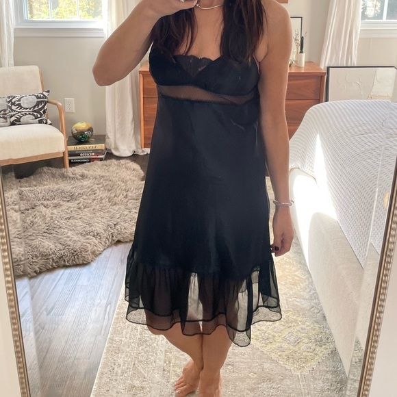 Victoria’s Secret Angels Y2K Black Slip Chemise With Ruffle - Picture 11 of 11
